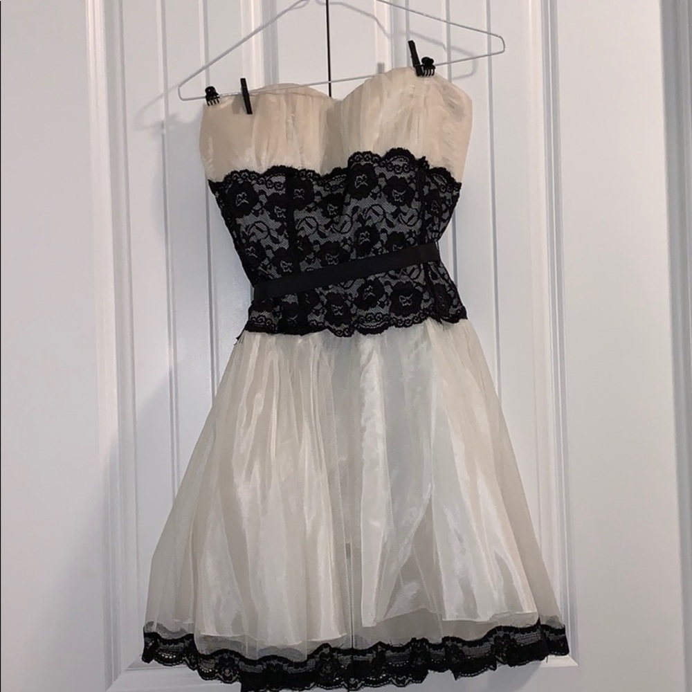 Strapless Chiffon White and Black Lace Tube dress